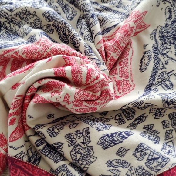 NWOT! Huge Cashmere Horse Scarf - Picture 4 of 5